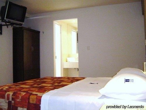 Hotel 402 Монтеррей Экстерьер фото